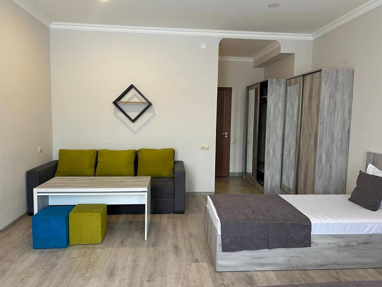 Hotel Menua Yerevan Exterior foto