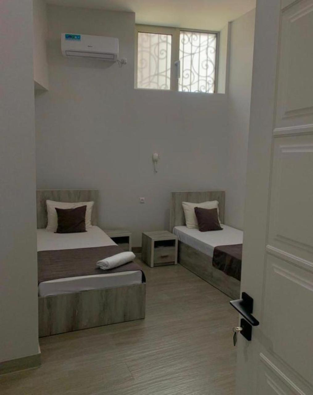 Hotel Menua Yerevan Quarto foto